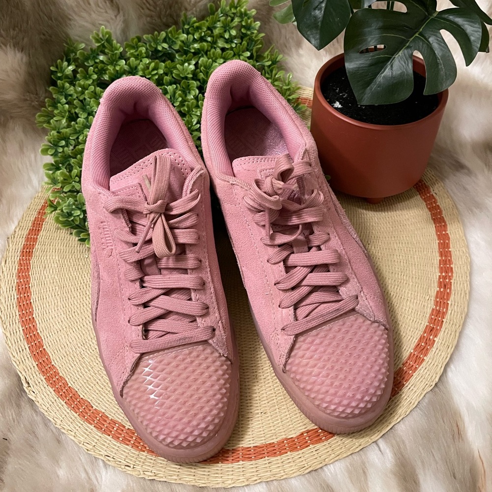 Rare pink puma rubber shoes
